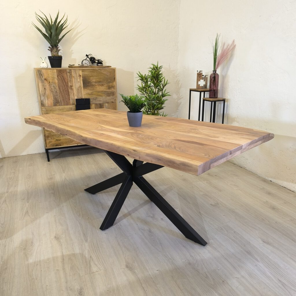 Sale 4 Esstisch Spider aus Akazie mit Baumkante