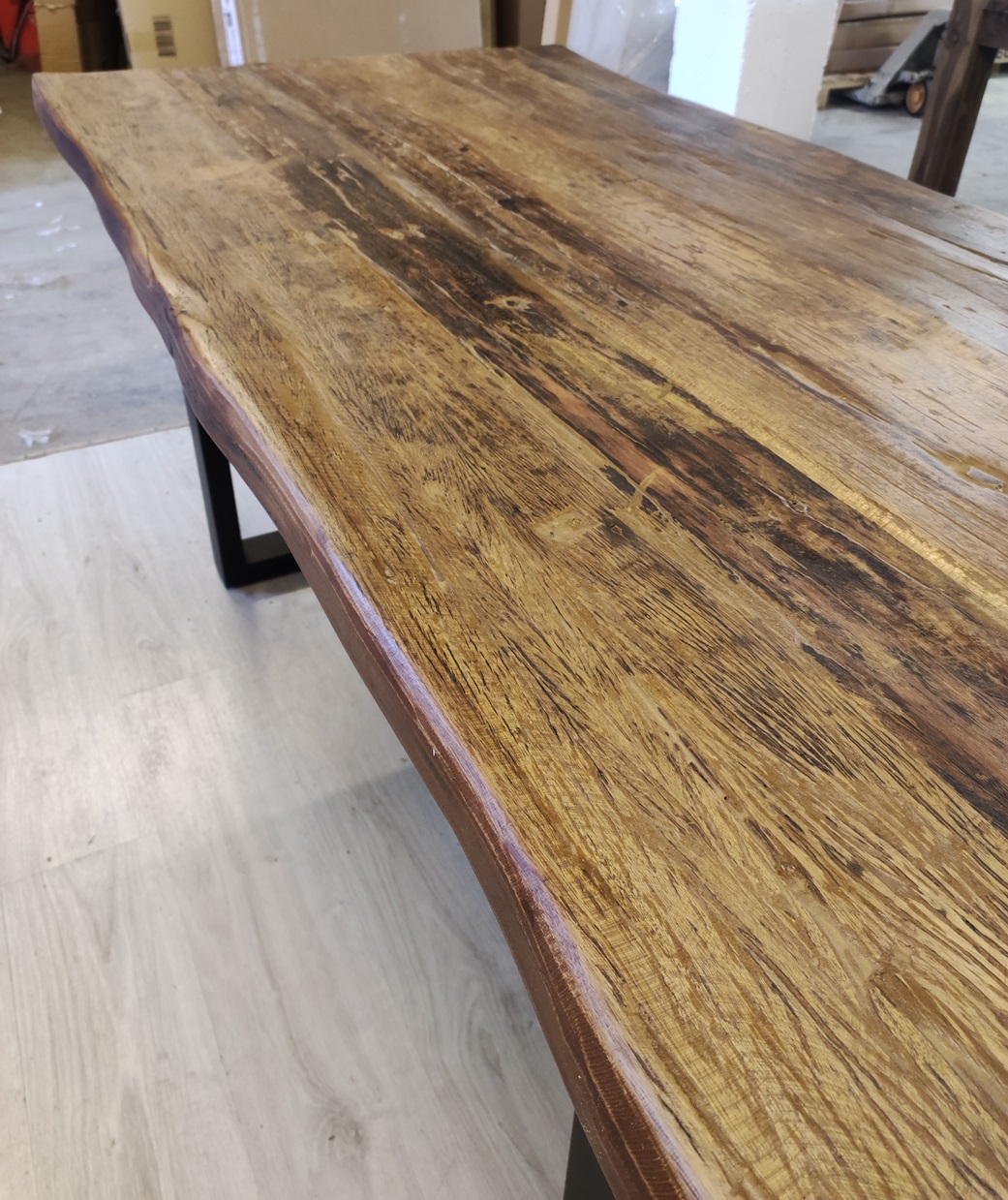 Tischplatte 180x90 cm aus Altholz mit Baumkante